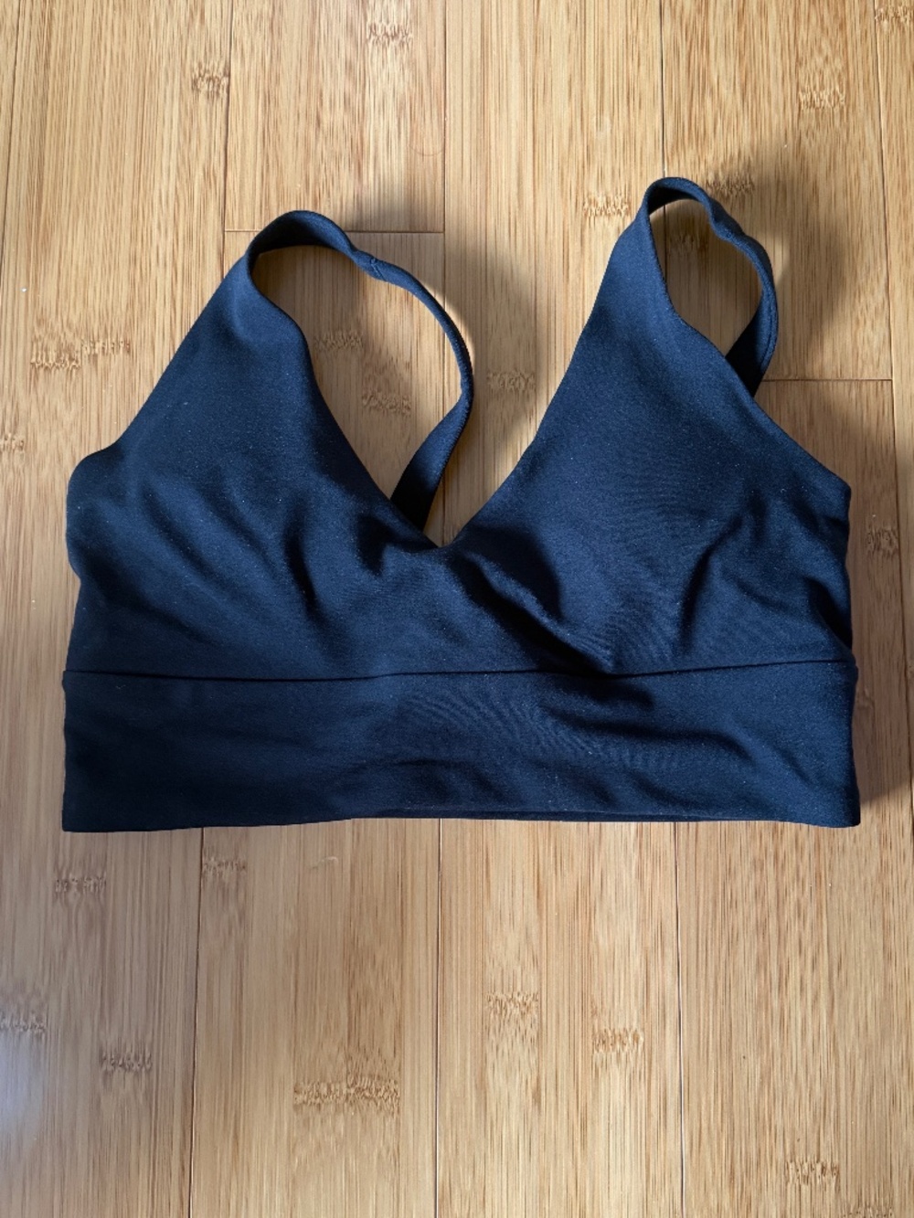 Lululemon small focuser v-neck bra black